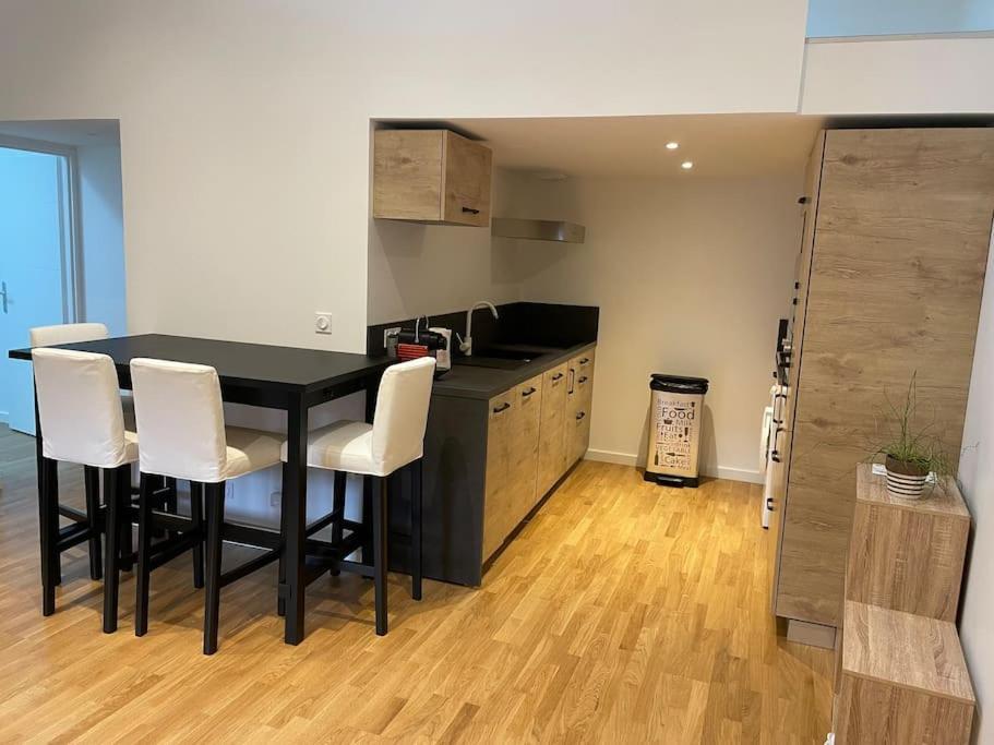 Appartement Atypique Et Fraichement Renove Saint-Vallier  Extérieur photo